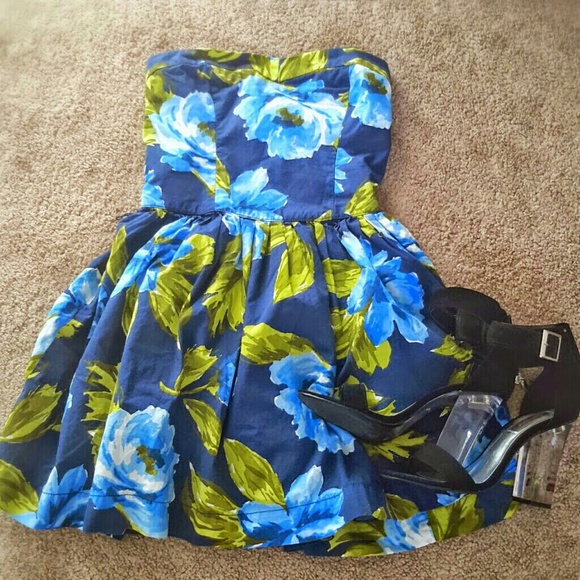 Host pick!! Strapless floral skater dress: SOLD - Picture 3 of 4
