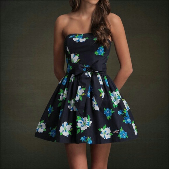 Host pick!! Strapless floral skater dress: SOLD - Picture 4 of 4