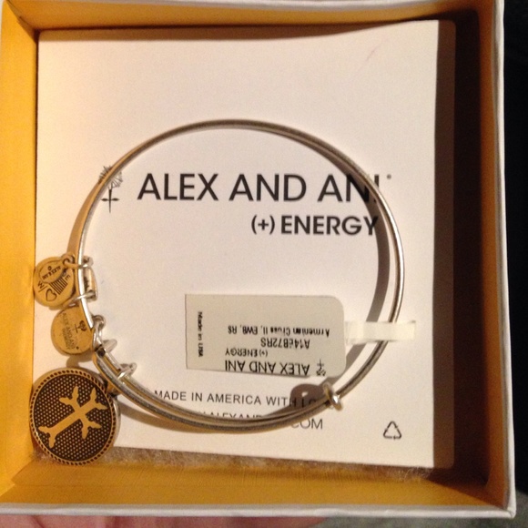 BRAND NEW CROSS ALEX&ANI CROSS BRACELET