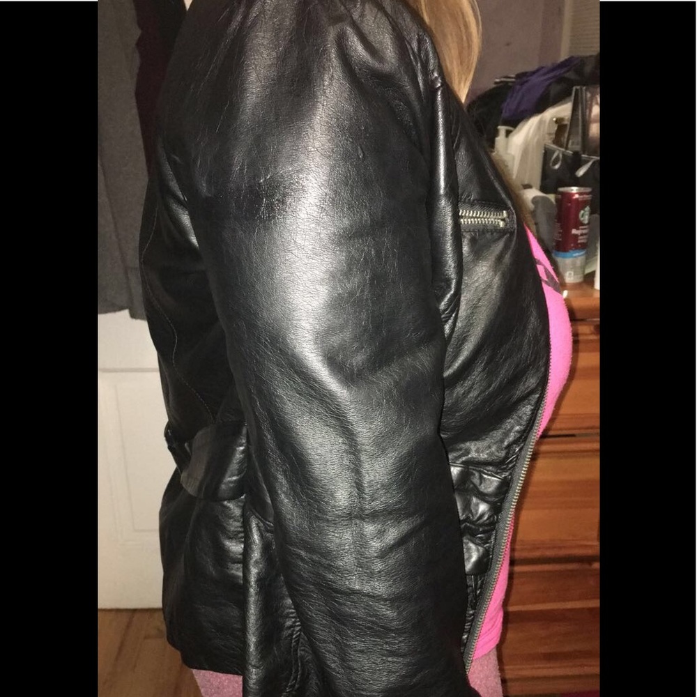 PERFECT CONDITION LEATHER JACKET. - Picture 4 of 7