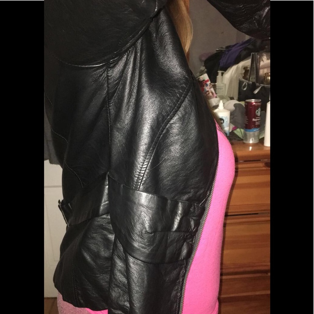 PERFECT CONDITION LEATHER JACKET. - Picture 5 of 7