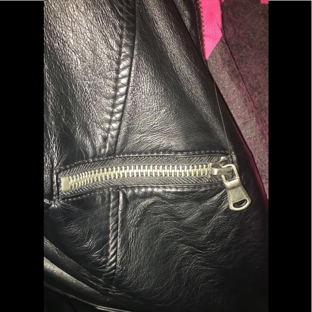 PERFECT CONDITION LEATHER JACKET. - Picture 7 of 7