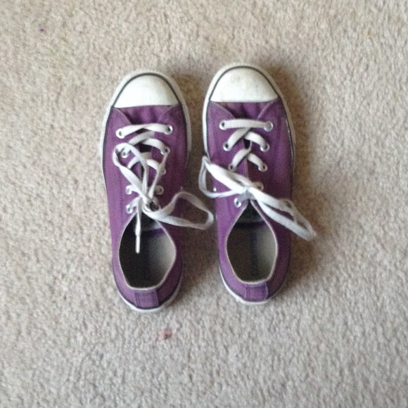 Purple converse 💜