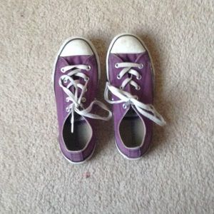 Purple converse 💜