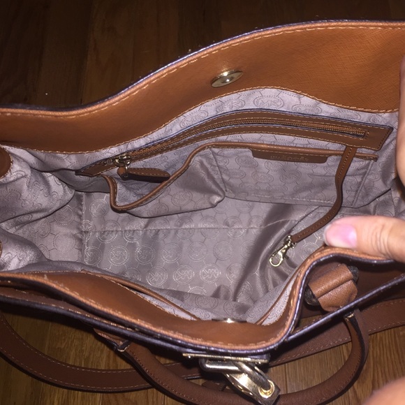 -SOLD- Michael Kors Hamilton Saffiano Leather Tote - Picture 3 of 4