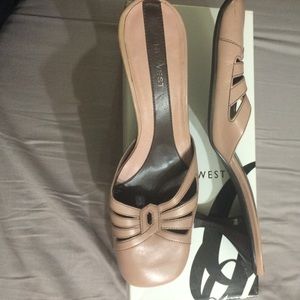 Woman's Nine West Closed Sandals Size 8 1/2