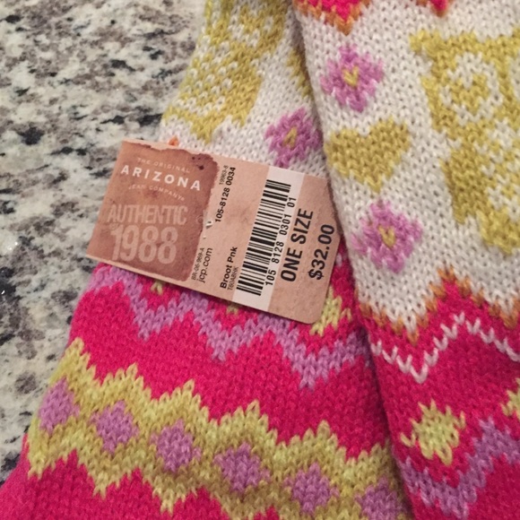 BNWT Cute Pink Scarf - Picture 2 of 3
