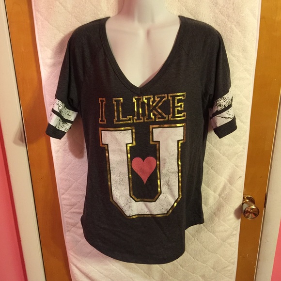 Baseball style top