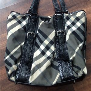 Burberry purse