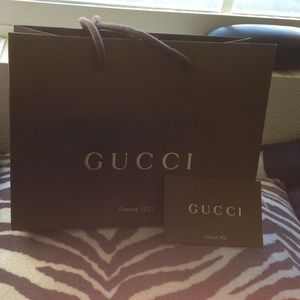 Gucci bag w/ authenticity certificate card