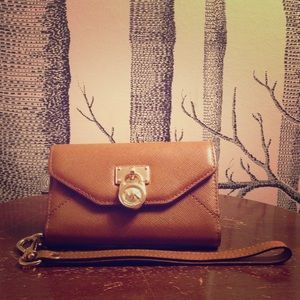 Michael Kors iPhone 4 wristlet (brown)