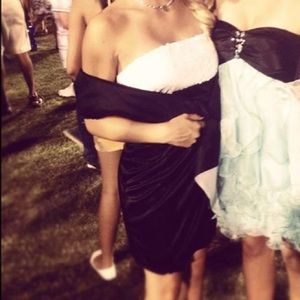 White and black dress , comes with the shaw