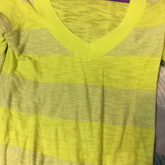 Express Sweater - Picture 4 of 4