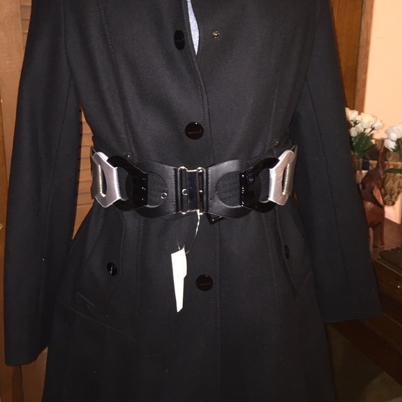 M/L black and silver belt