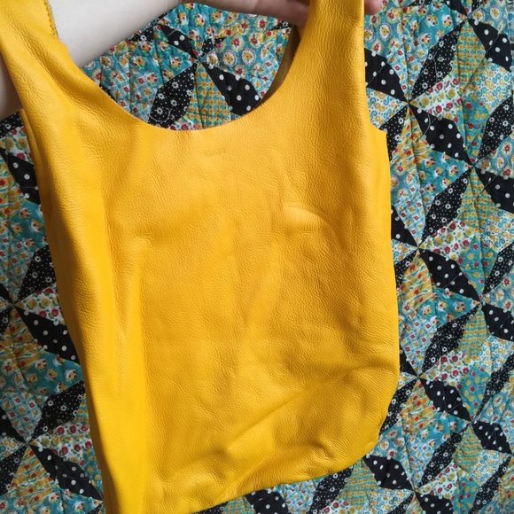 Gorgeous bright mustard Baggu tote