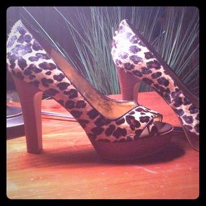 Leopard Print Marc Fisher open toe platform pumps