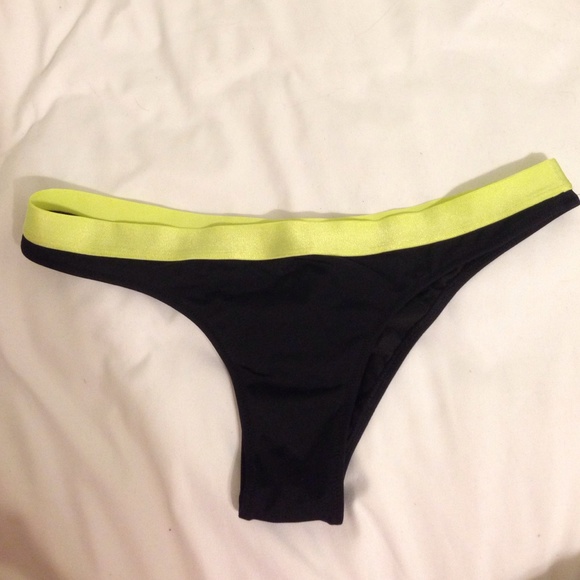 Victoria's Secret Other - 🚫SOLD🚫Victoria's Secret "itsy" bottom