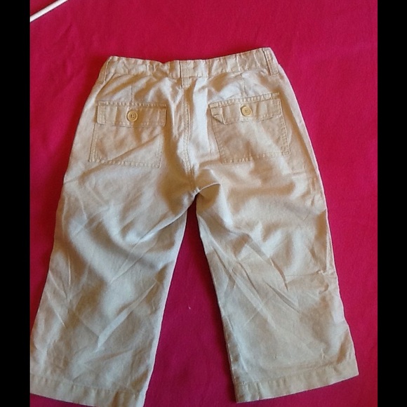 Girls Gap Khaki Capris - Picture 3 of 4