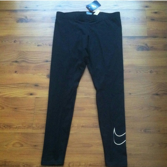 NWT Nike Symbol Leggings