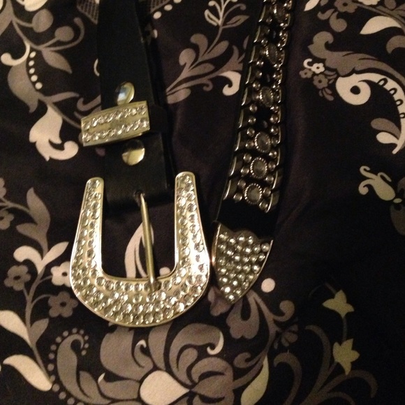 Diamond studded cow girl belt - Picture 2 of 4