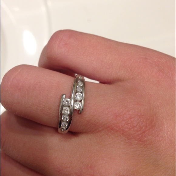 Sterling silver ring - Picture 2 of 3
