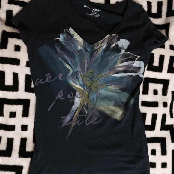 Aeropostale tee with flower print - Picture 1 of 2