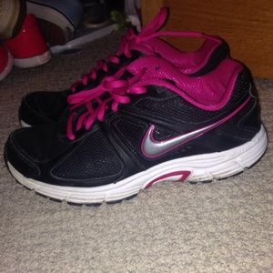 Nike tennis shoes