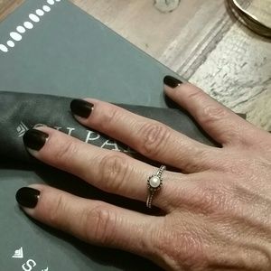 Silpada RETIRED Pearl "Belle Fleur Ring"