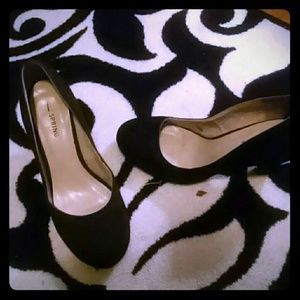 Spring short black heel