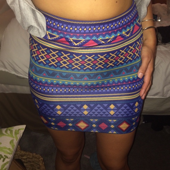 Super cute blue tribal mini skirt - Picture 2 of 2