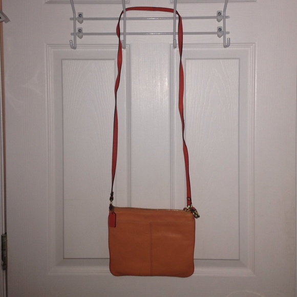 Coach cross body purse - Picture 2 of 4