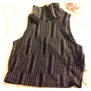 Turtleneck pattern crop top
