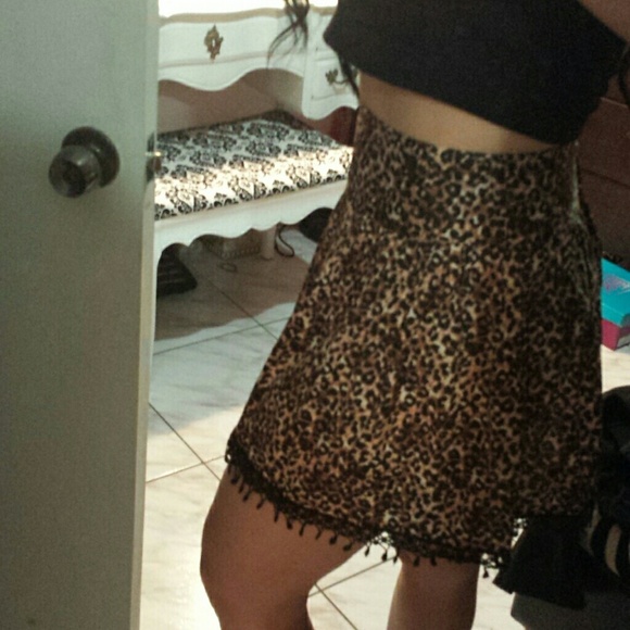 Leopard skirt - Picture 3 of 3
