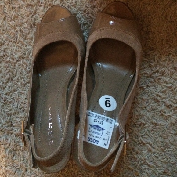 BCBGeneration Tan/nude sling backs