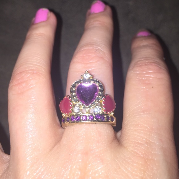 Betsy Johnson crown ring gold tone