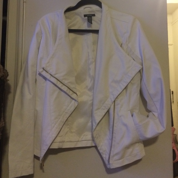 Alfani white pleather Moto jacket