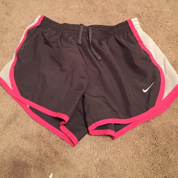 Girls Nike running shorts - Picture 1 of 1
