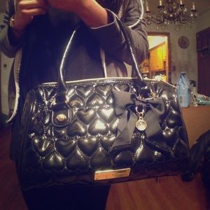 Betsey johnson black heart print speedy👾