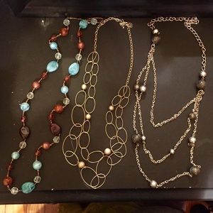 Set of three necklaces