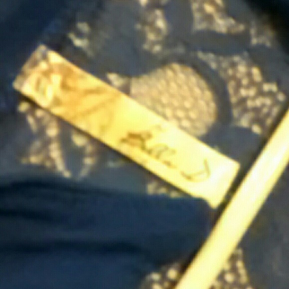 Top - Picture 2 of 4