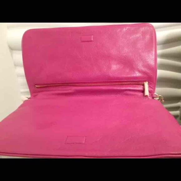*SOLD*NWT Tory Burch Bombe Reva Clutch - Picture 4 of 4