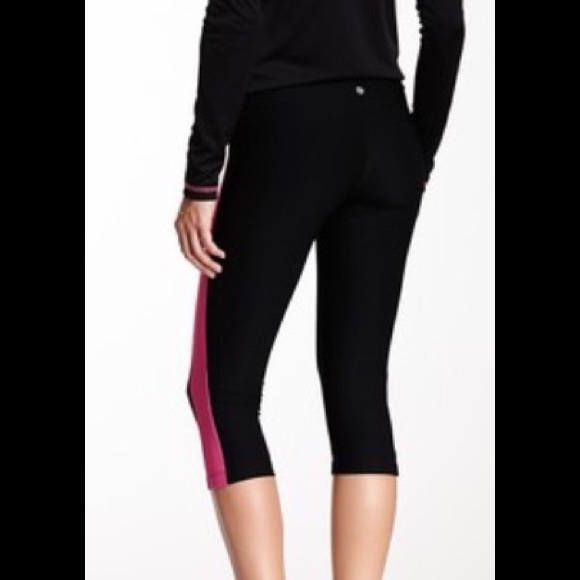 NWT BALLY TOTAL FITNSSS YOGA CAPRI PANTS SMALL MED - Picture 2 of 3