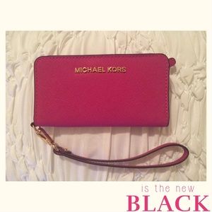Michael Kors Leather Wristlet w Phone Storage NWOT
