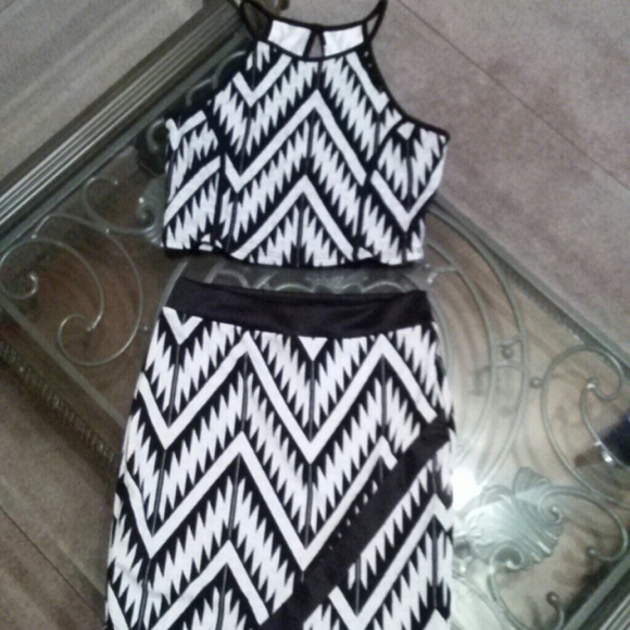 Cute two piece black and white set