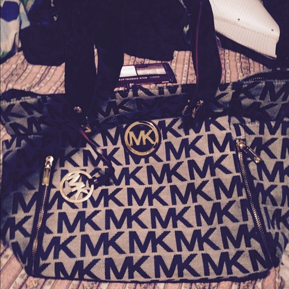 Mk purse