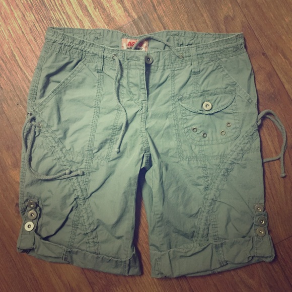 Cargo shorts army green