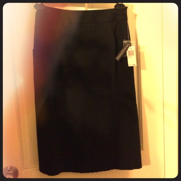 Chelsea & Theodore Vienna skirt