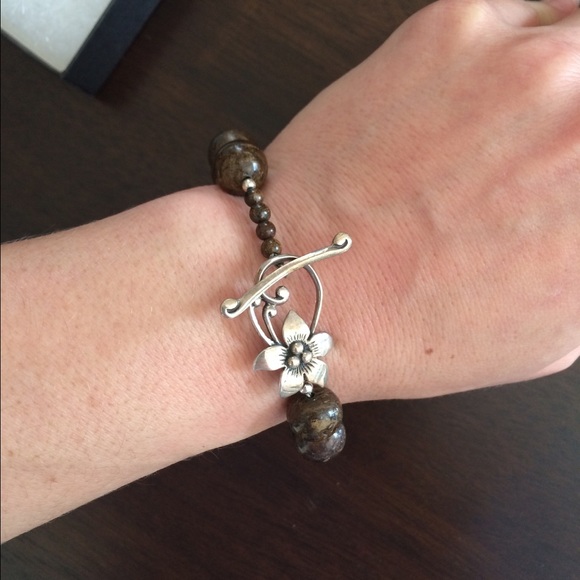 Silpada brown toggle clasp bracelet - Picture 3 of 3