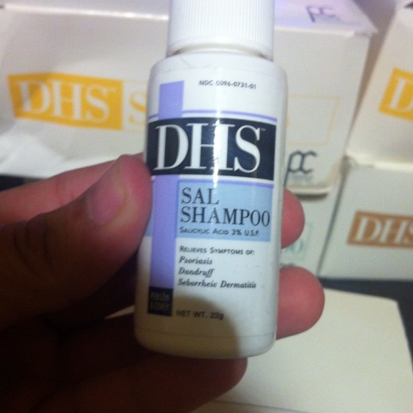 Dermatologist recommended shampoo - Picture 4 of 4