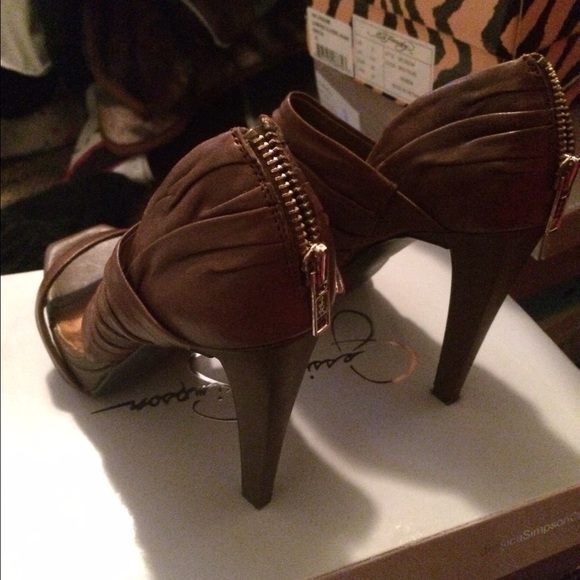 Heels - Picture 2 of 3